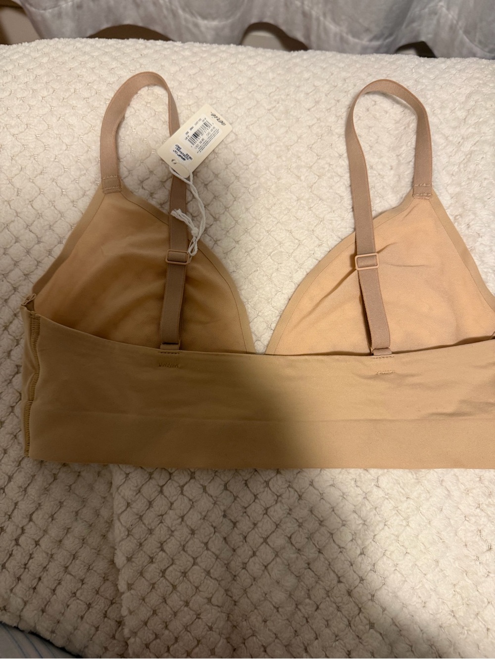 Skims Seamless Nude Wire-Free Bra - Picture 3 of 4